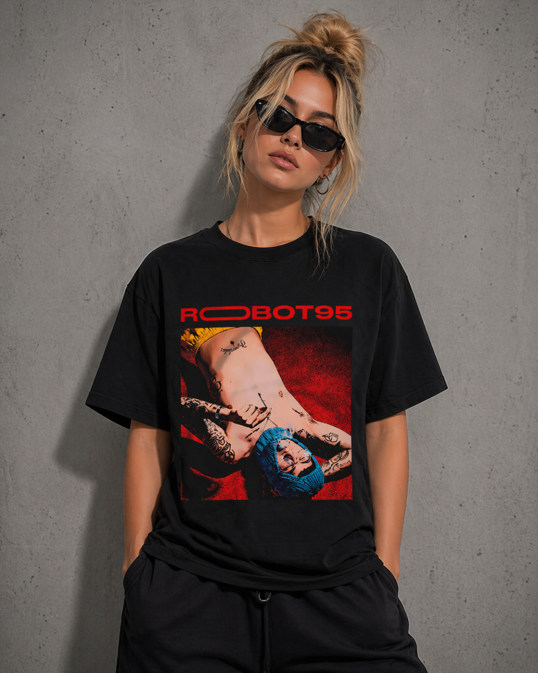 Robot95 Graphic Tee Black | Model